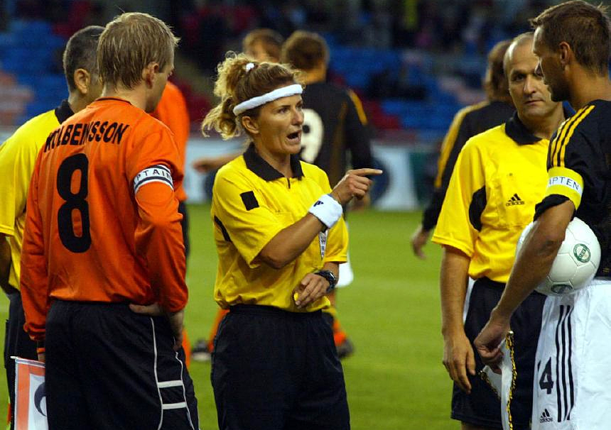 Torsdag 14 augusti 2003, kl 20:30  AIK - Fylkir 1-0 (0-0)  Råsunda Fotbollstadion, Solna