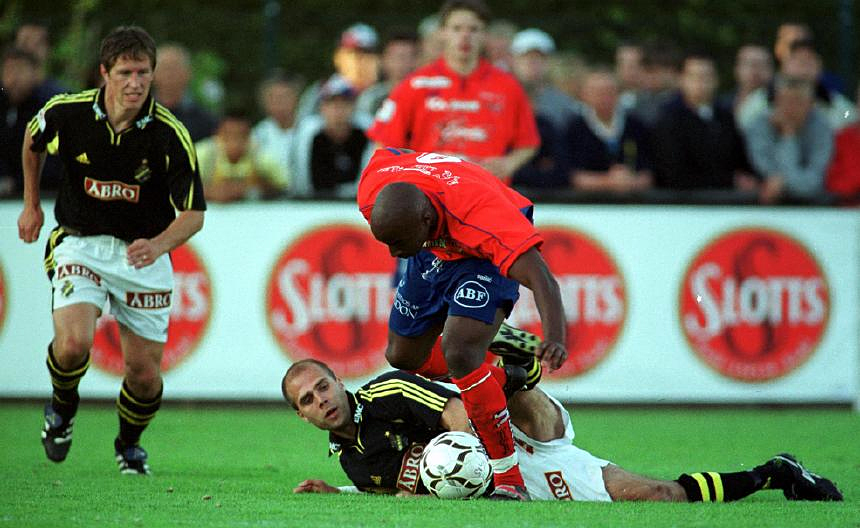 Torsdag 11 maj 2000, kl 19:00  Gunnilse IS - AIK 0-2 (0-0)  Hjällbovallen, Angered