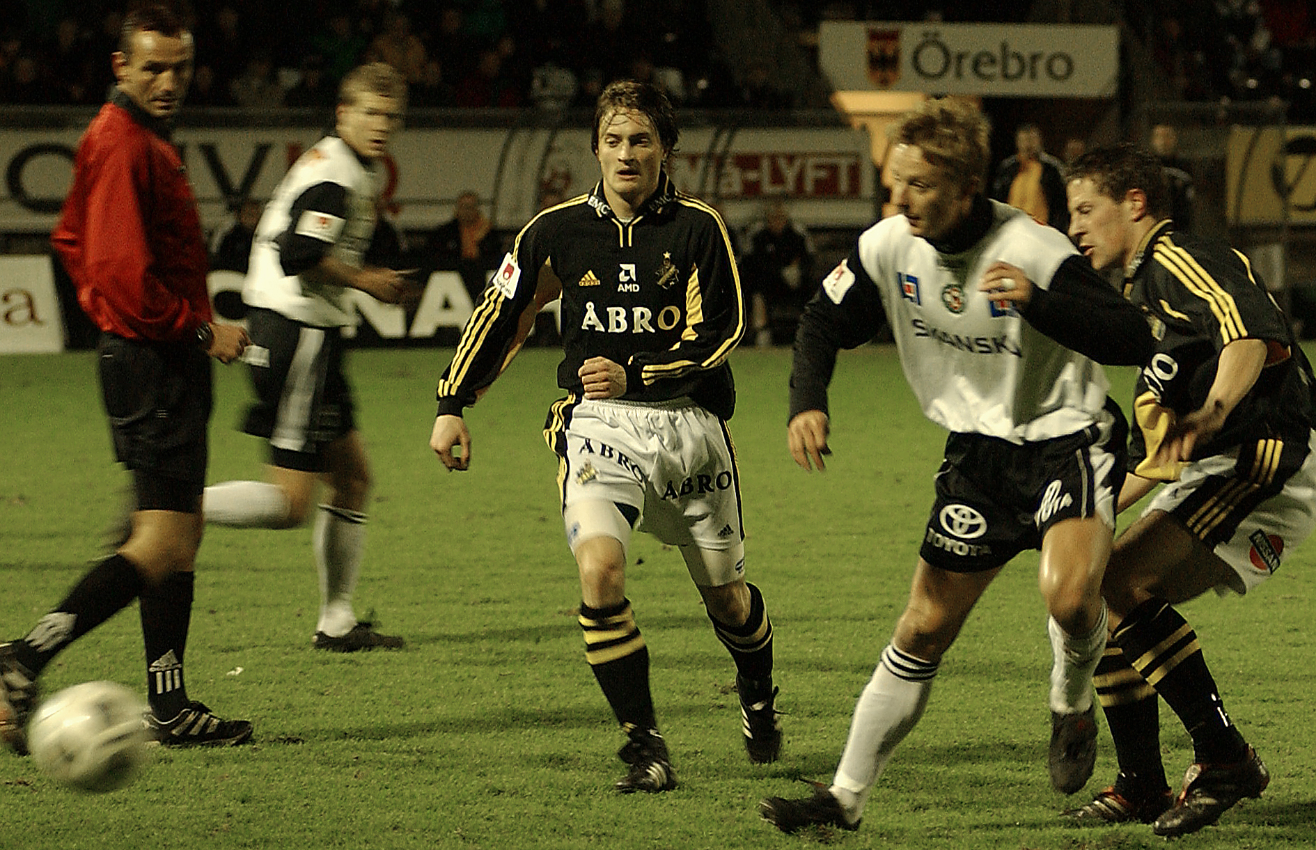 Måndag 22 oktober 2001, kl 19:00  Örebro SK - AIK 1-2 (1-0)  Behrn Arena, Örebro