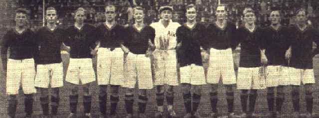 Söndag 21 oktober 1923  AIK - IFK Eskilstuna 5-1 (1-1, 0-0, 3-0, 1-0)  Stockholms stadion, Stockholm