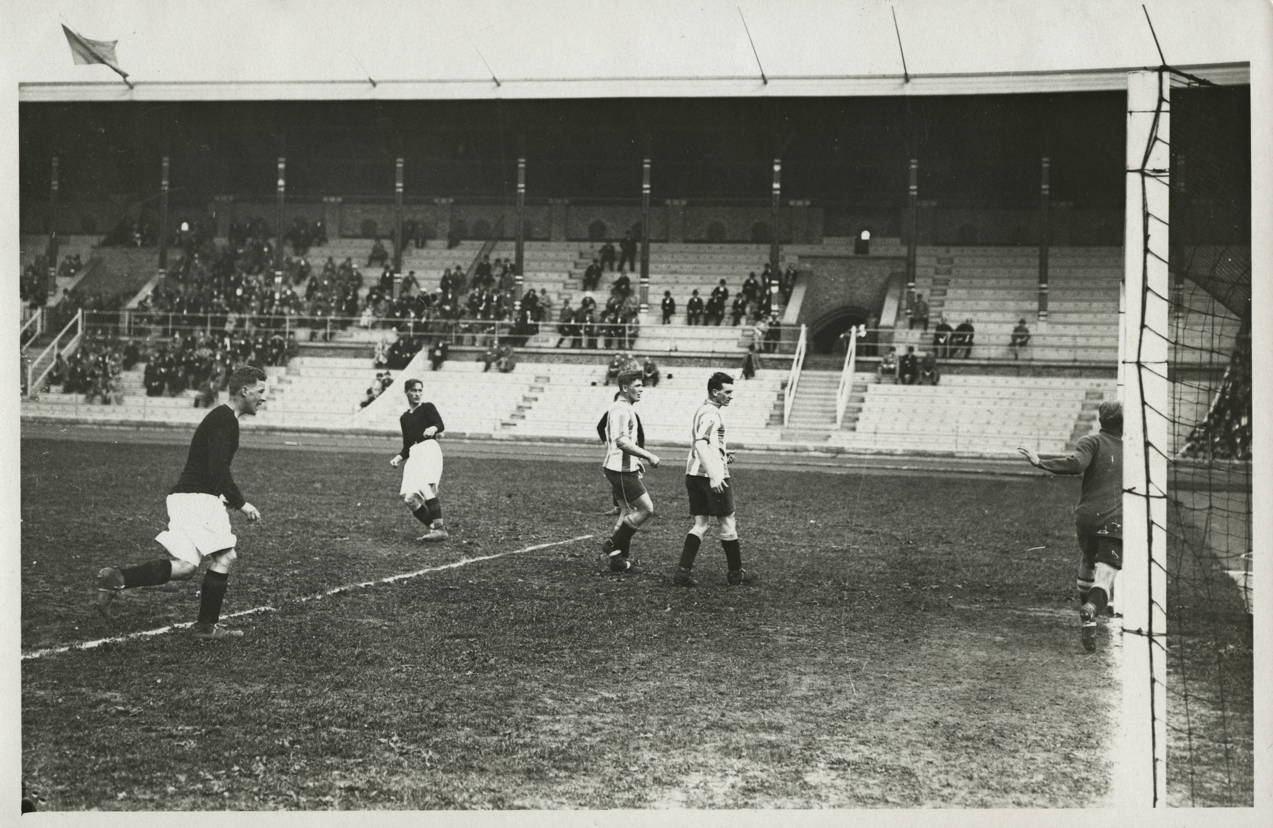 Söndag 10 juni 1923, kl 14:00  AIK - Huddersfield Town AFC 1-6 (0-4)  Stockholms stadion, Stockholm