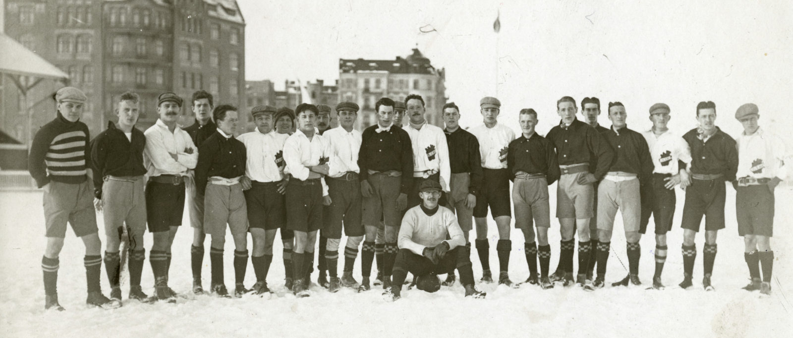 Söndag 27 november 1910  Örgryte IS - AIK 2-2 (0-0)  Walhalla IP, Göteborg