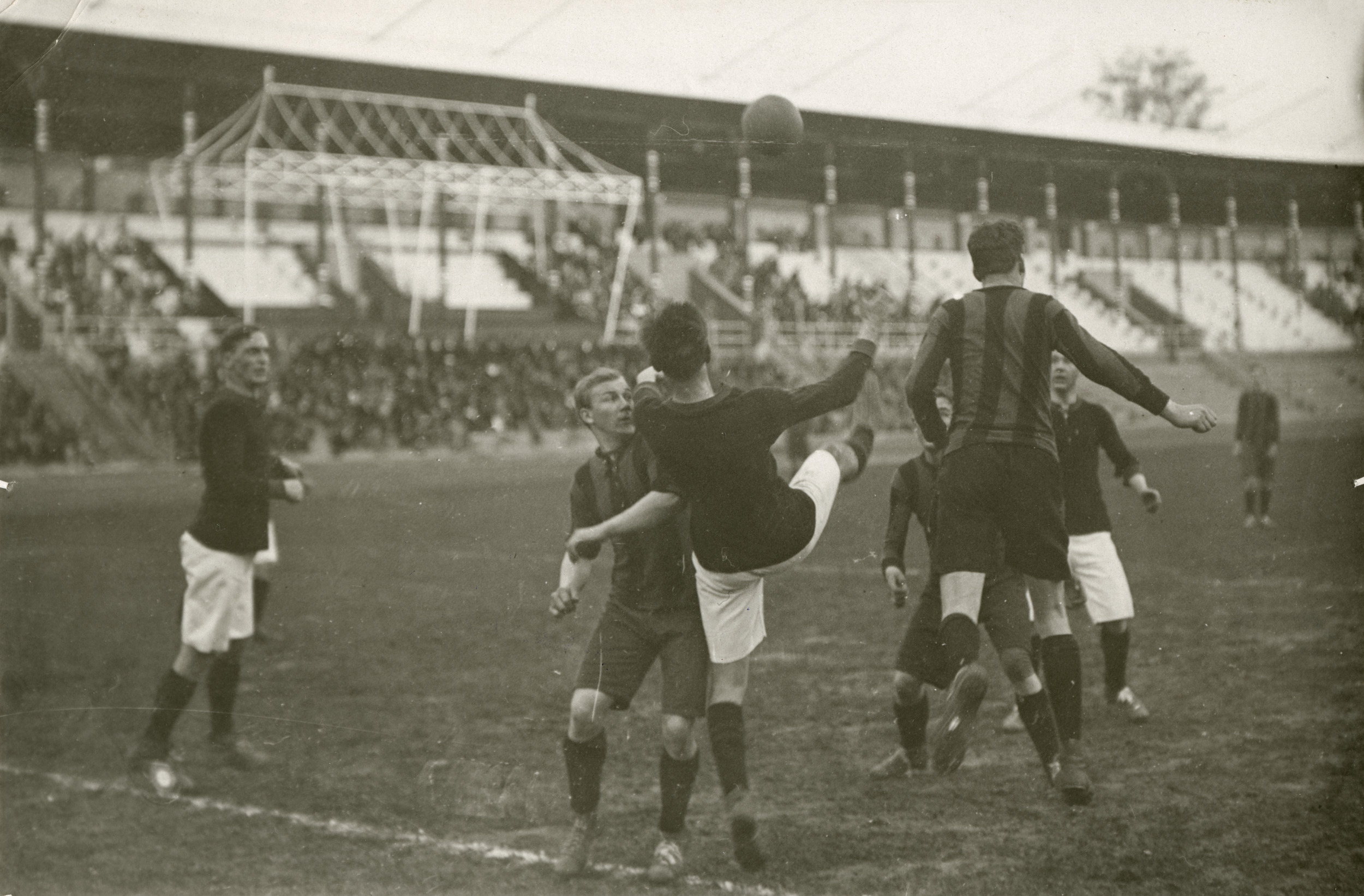 Torsdag 20 maj 1920  Hammarby IF - AIK 1-0 (0-0)  Stockholms stadion, Stockholm