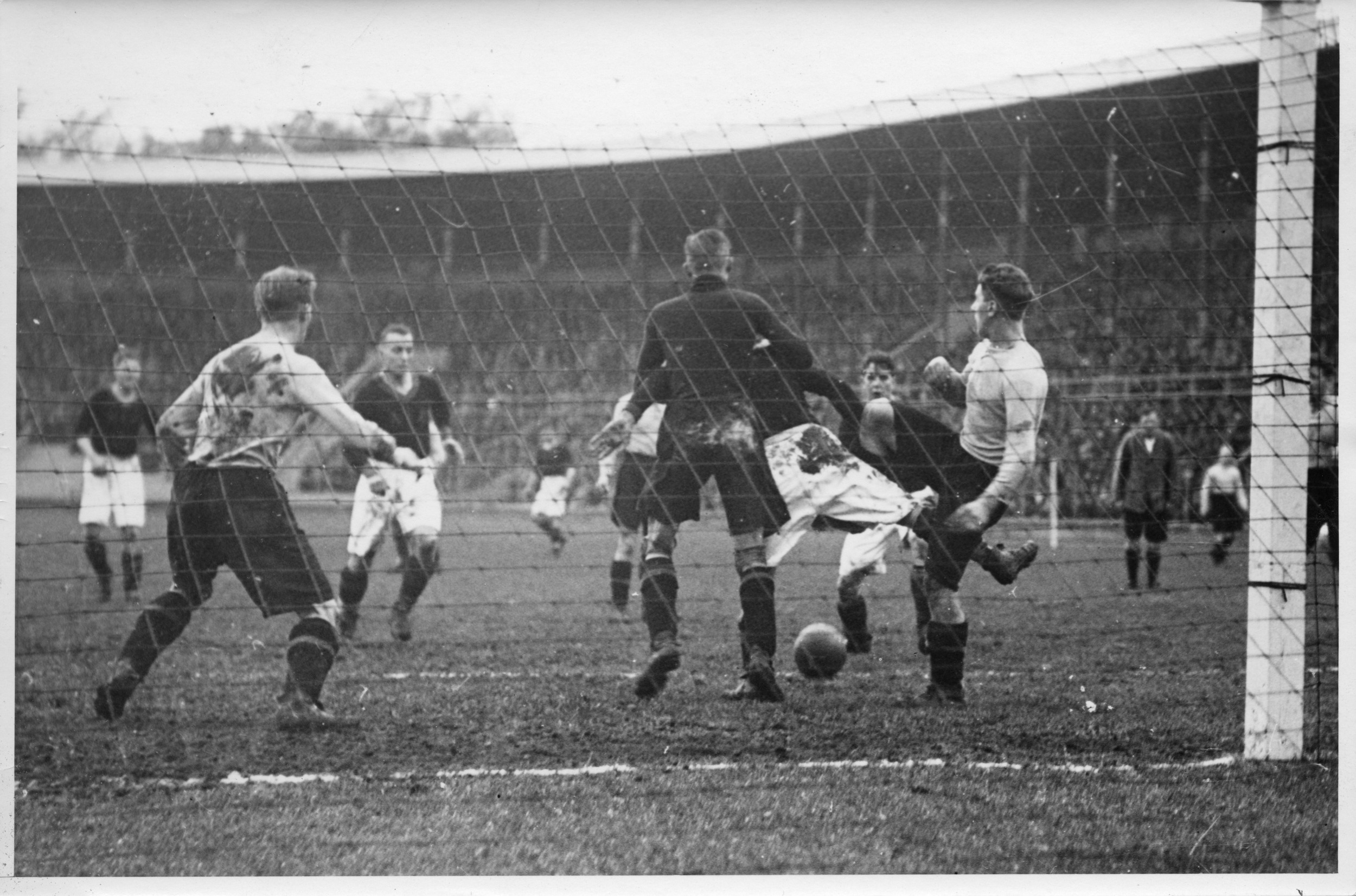 Söndag 27 oktober 1929, kl 13:30  AIK - IF Elfsborg 3-3 (0-2)  Stockholms stadion, Stockholm