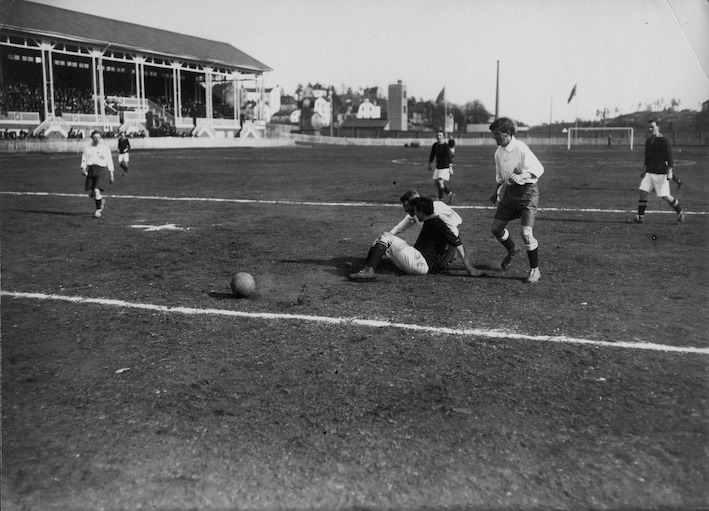 Söndag 25 april 1915  AIK - IFK Norrköping 4-2 (1-1)  Råsunda IP, Solna