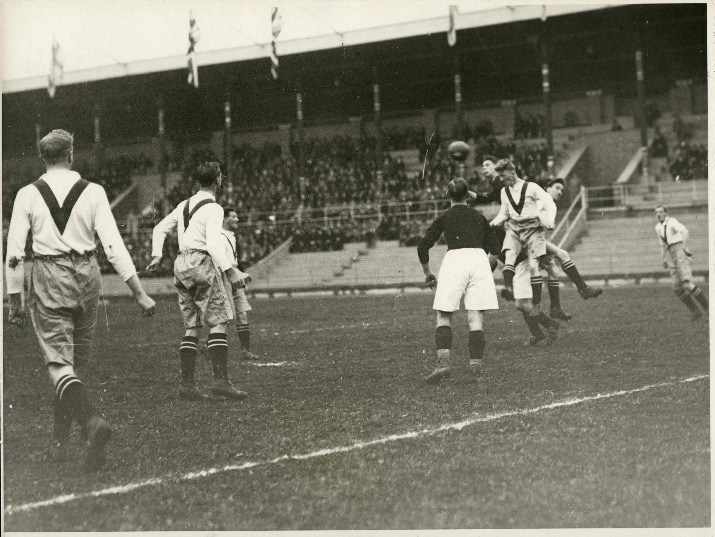 Tisdag 26 maj 1925  AIK - Airdrieonians FC 0-5 (0-2)  Stockholms stadion, Stockholm